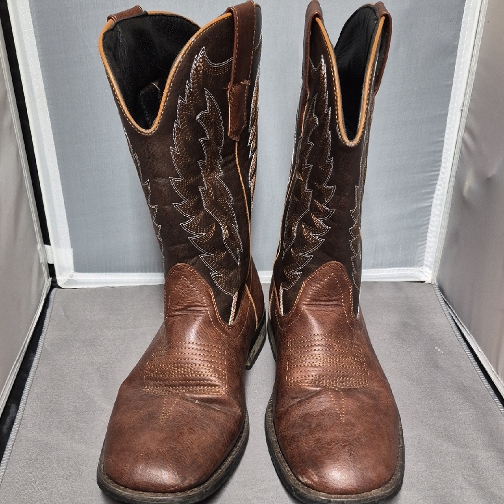 Ariat Two-Tone Western Boots - Picture 4 of 11